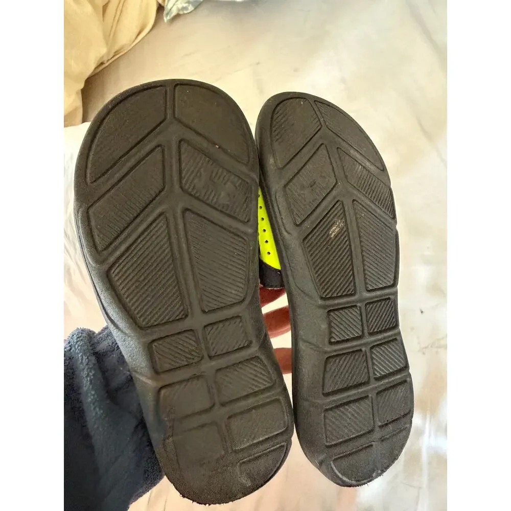 Under Armour black sandals size 2